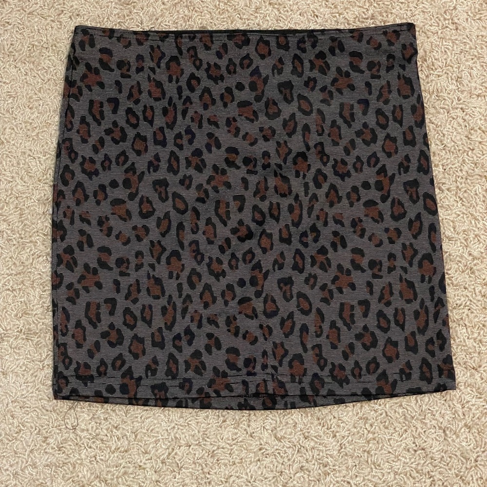 Forever 21 Leopard Print Skirt Size M